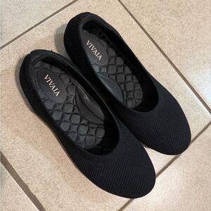 VIVAIA Elegant Black Loafers for Women